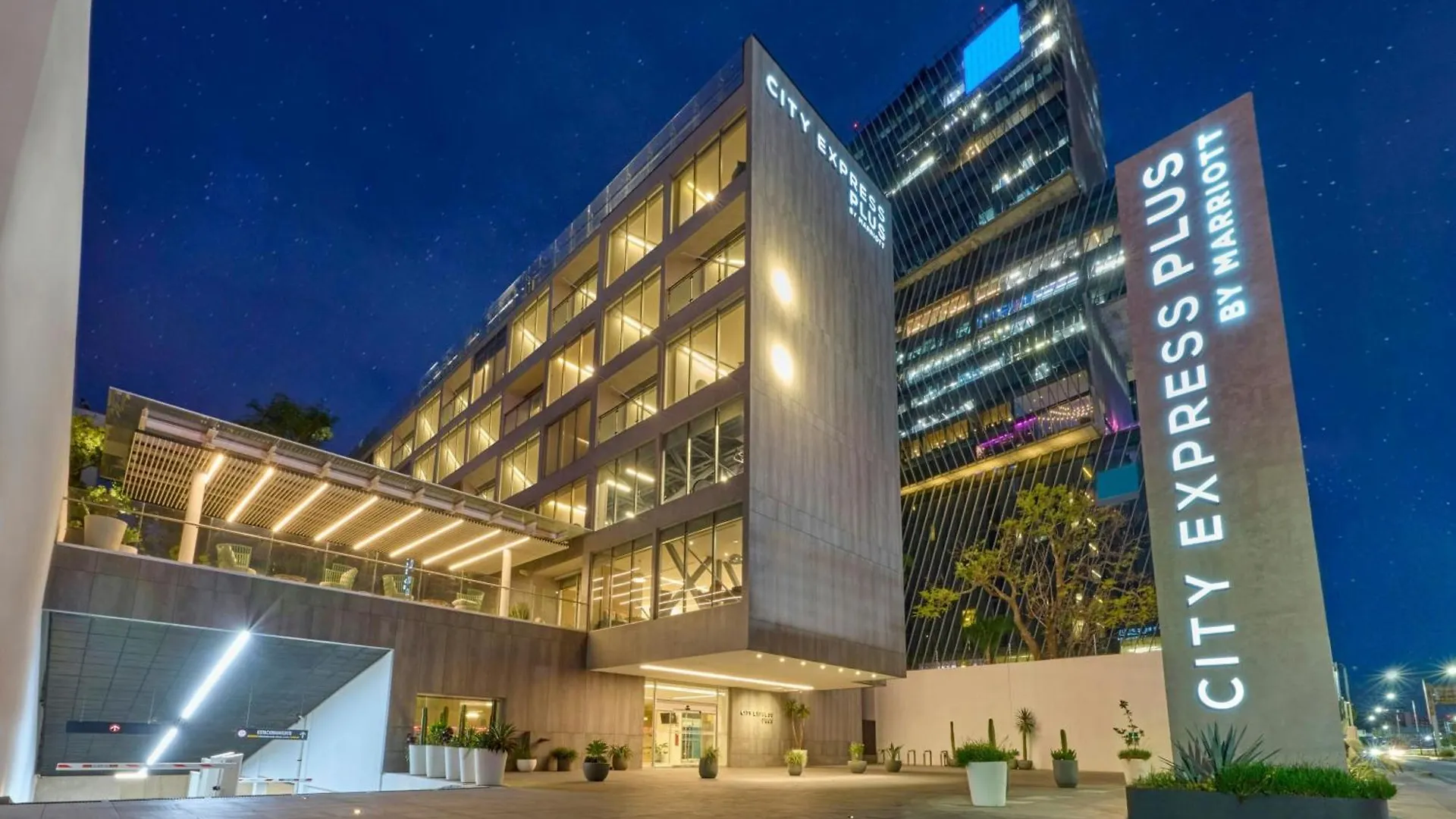 City Express Plus By Marriott Guadalajara Providencia 4*,