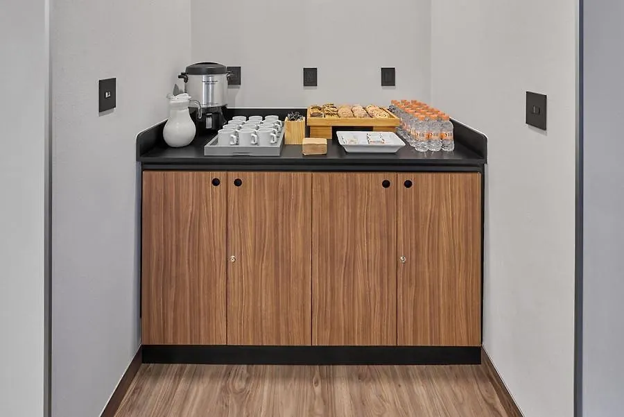 Hotel City Express Plus By Marriott Guadalajara Providencia