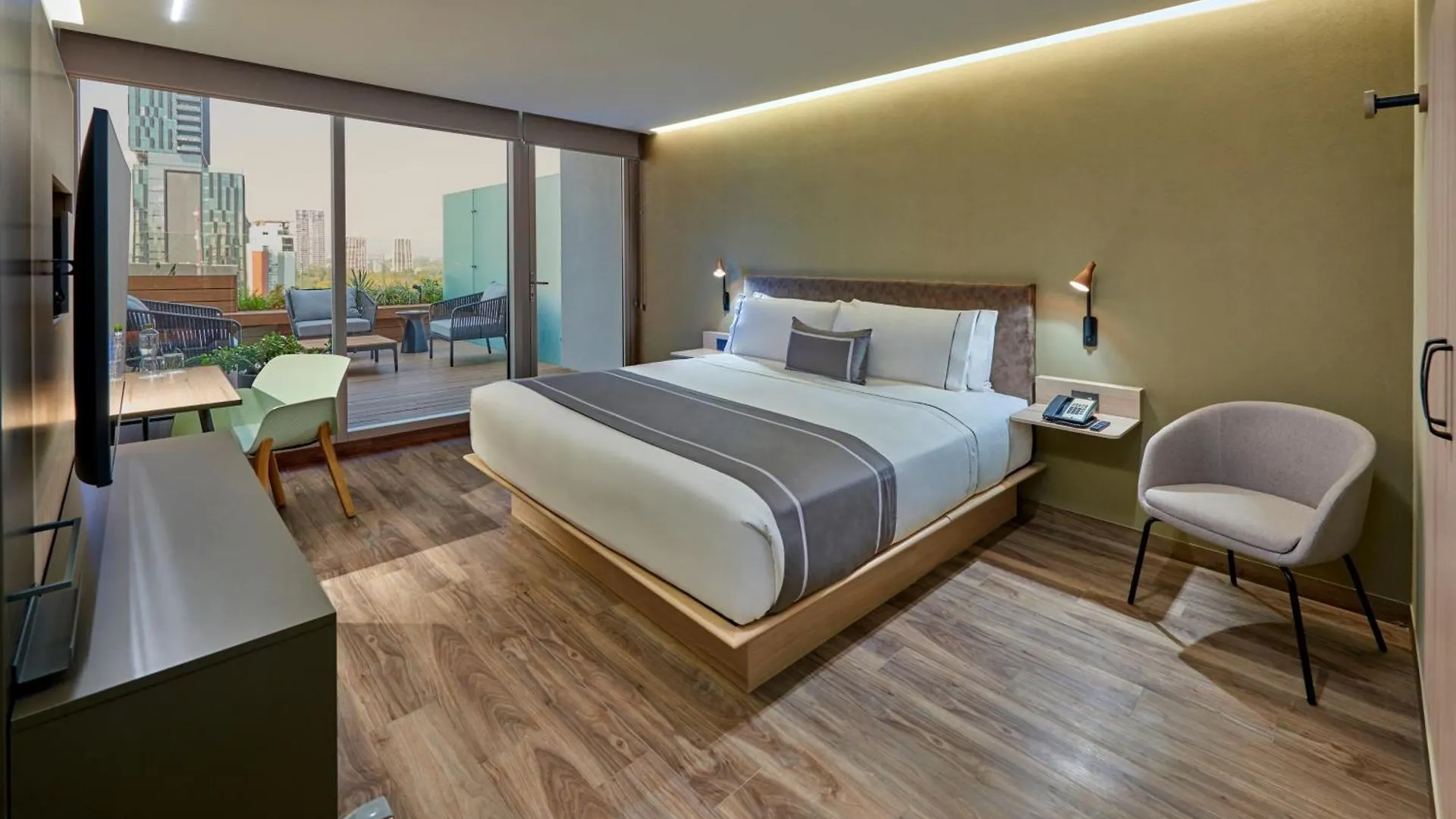City Express Plus By Marriott Guadalajara Providencia Hotel