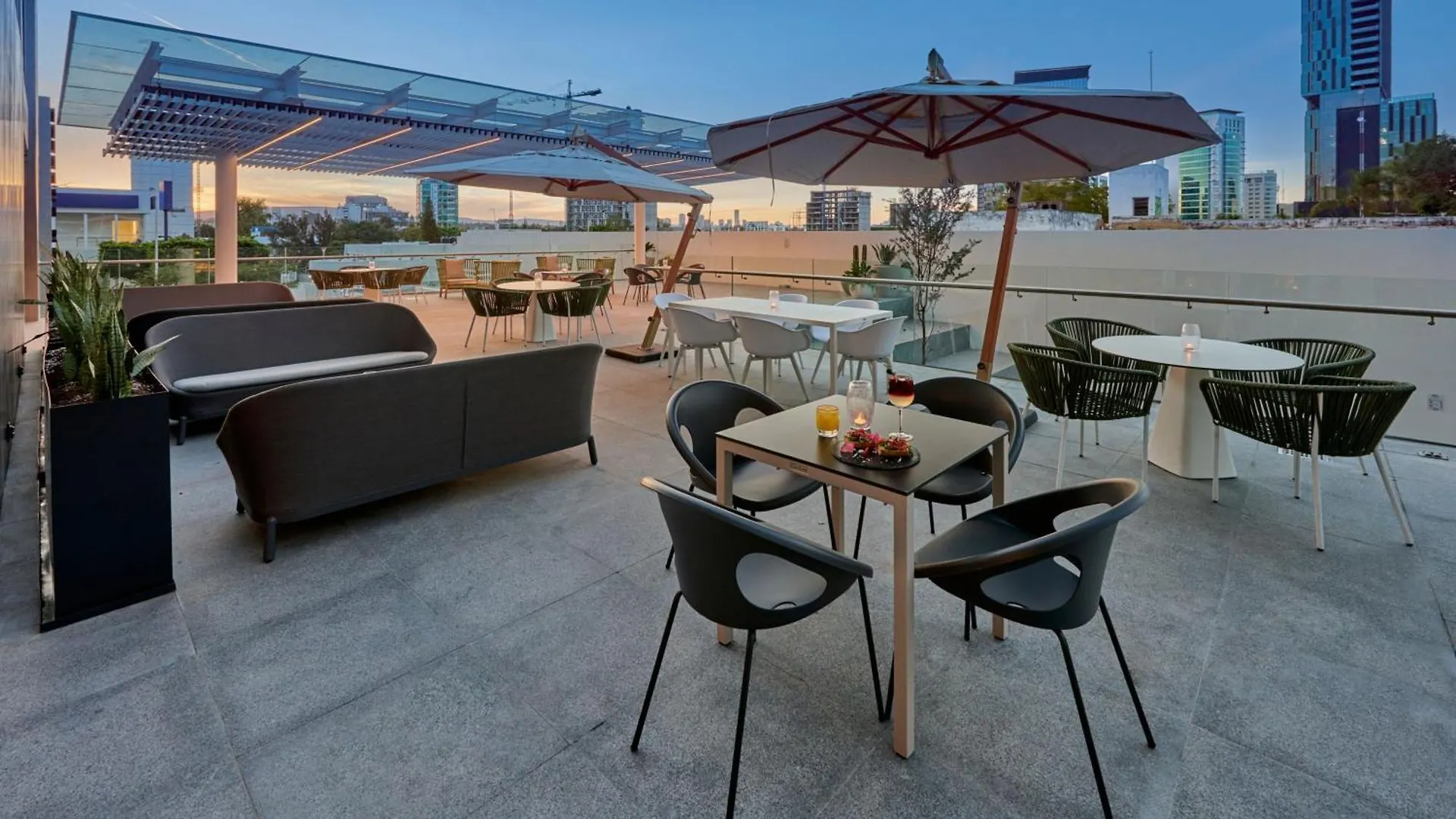 Hotel City Express Plus By Marriott Guadalajara Providencia