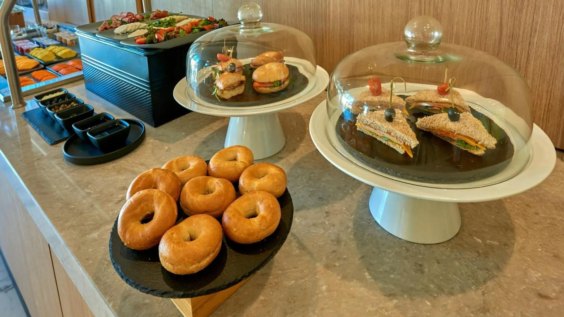 City Express Plus By Marriott Guadalajara Providencia 호텔